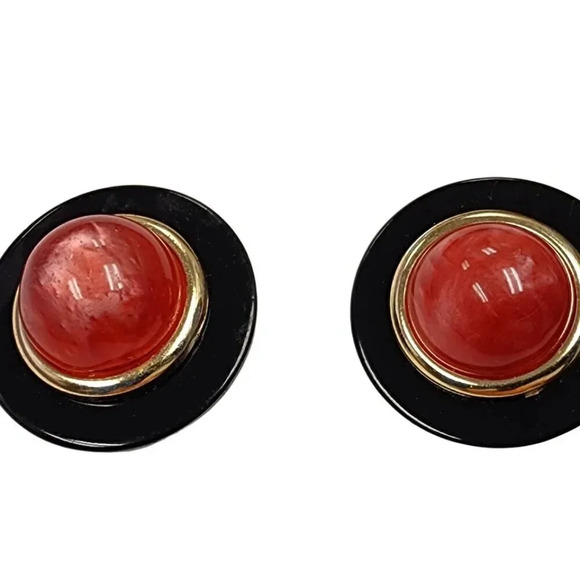 Vintage 60s-70s Red Dome Black Circle Earrings Clip on Gold Tone - Picture 1 of 2